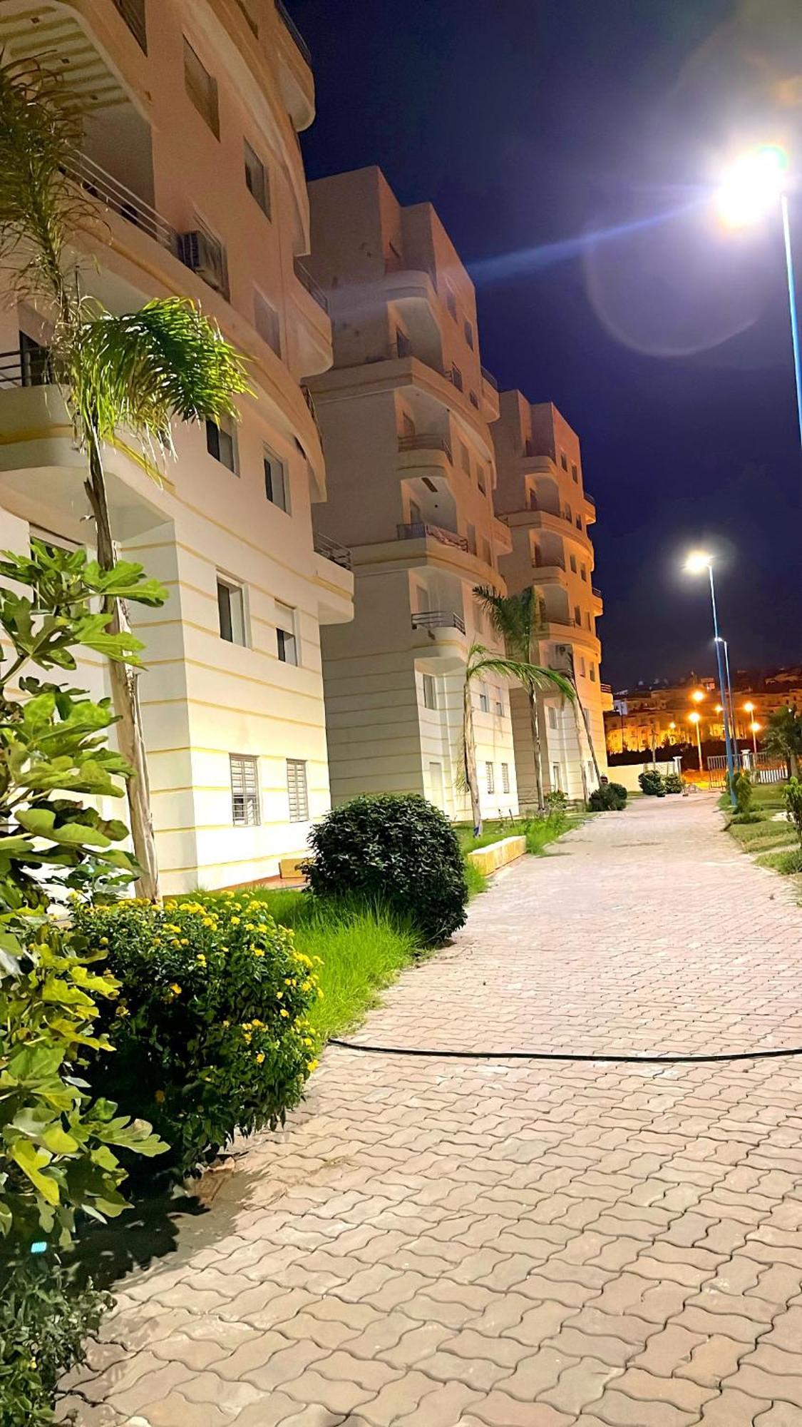 Elegant Appartement Avec Un Acces Piscine Jardin Parking Sous-Sol Et Wifi Haut Debit Fibre Optique Tangier Exterior photo